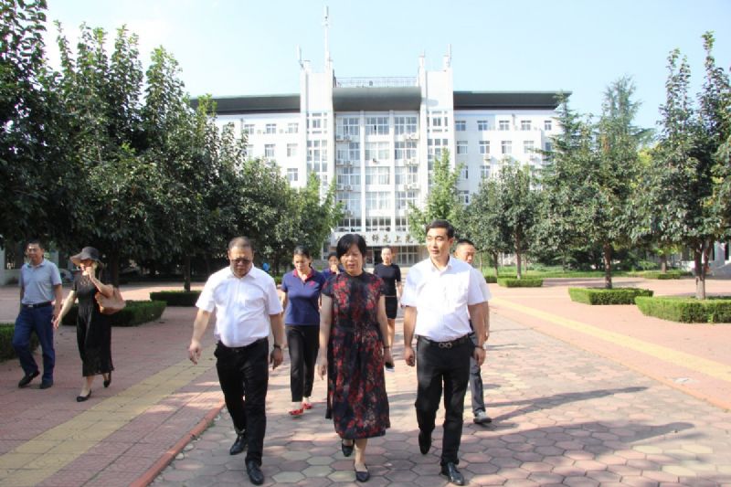 校企聯袂，共筑教育——“龍港·育秀園”又一教育教學獎勵基金簽約儀式圓滿完成！