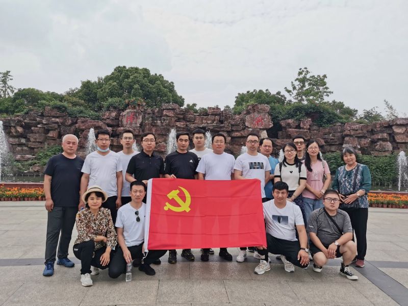 重溫黨史 堅(jiān)定信念 熔煉團(tuán)隊(duì) 共創(chuàng)未來——龍港集團(tuán)開展紅色主題團(tuán)建活動(dòng)