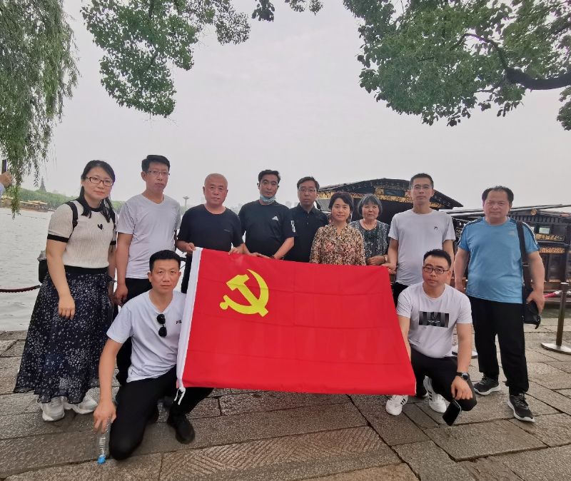 重溫黨史 堅(jiān)定信念 熔煉團(tuán)隊(duì) 共創(chuàng)未來——龍港集團(tuán)開展紅色主題團(tuán)建活動(dòng)